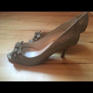 Champagne Caparros Pumps